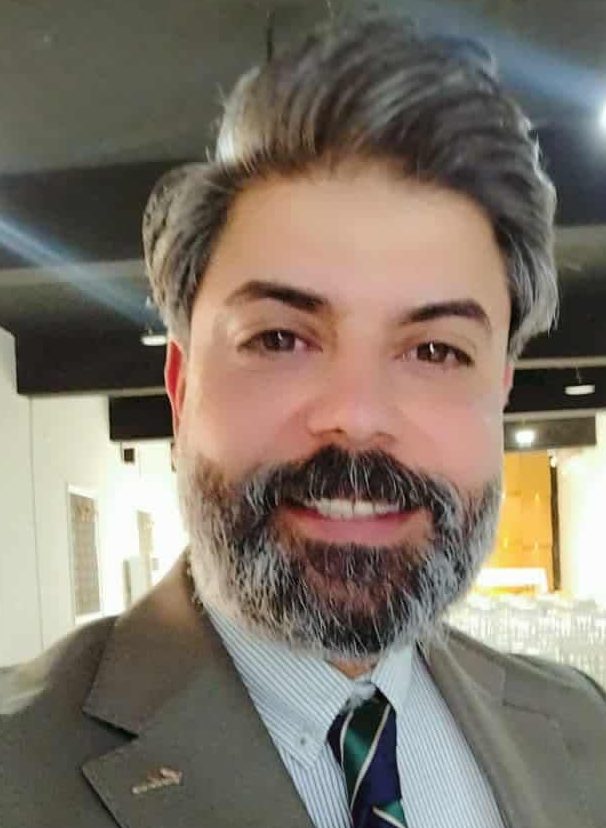 صورة الكاتب