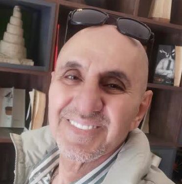 صورة الكاتب