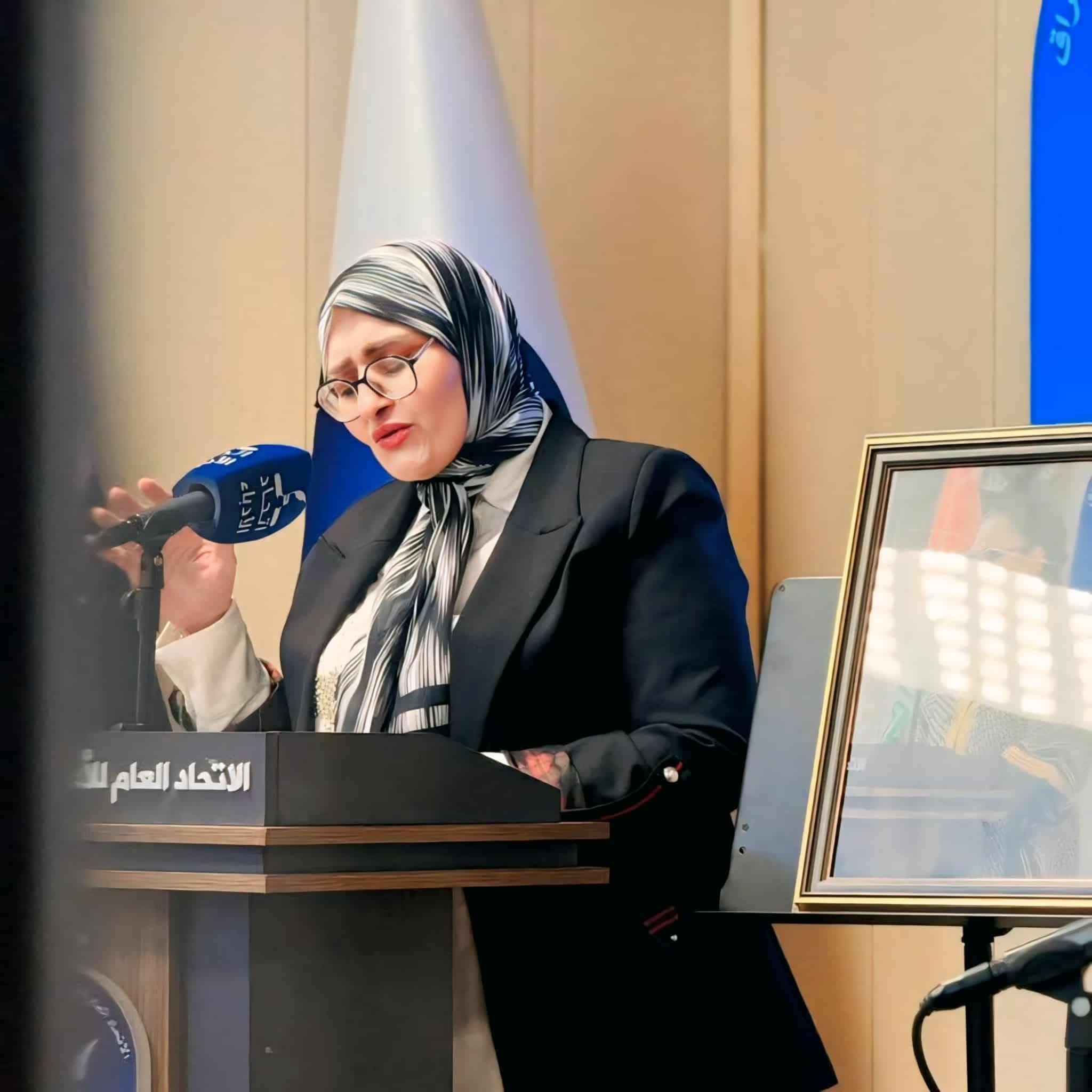 “الضاد في الطين”