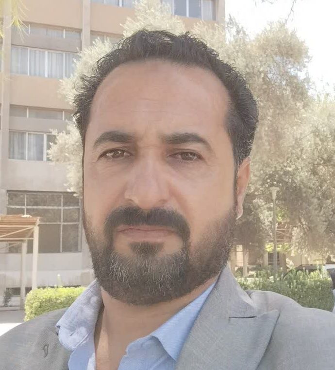 صورة الكاتب