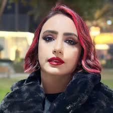 صورة الكاتب