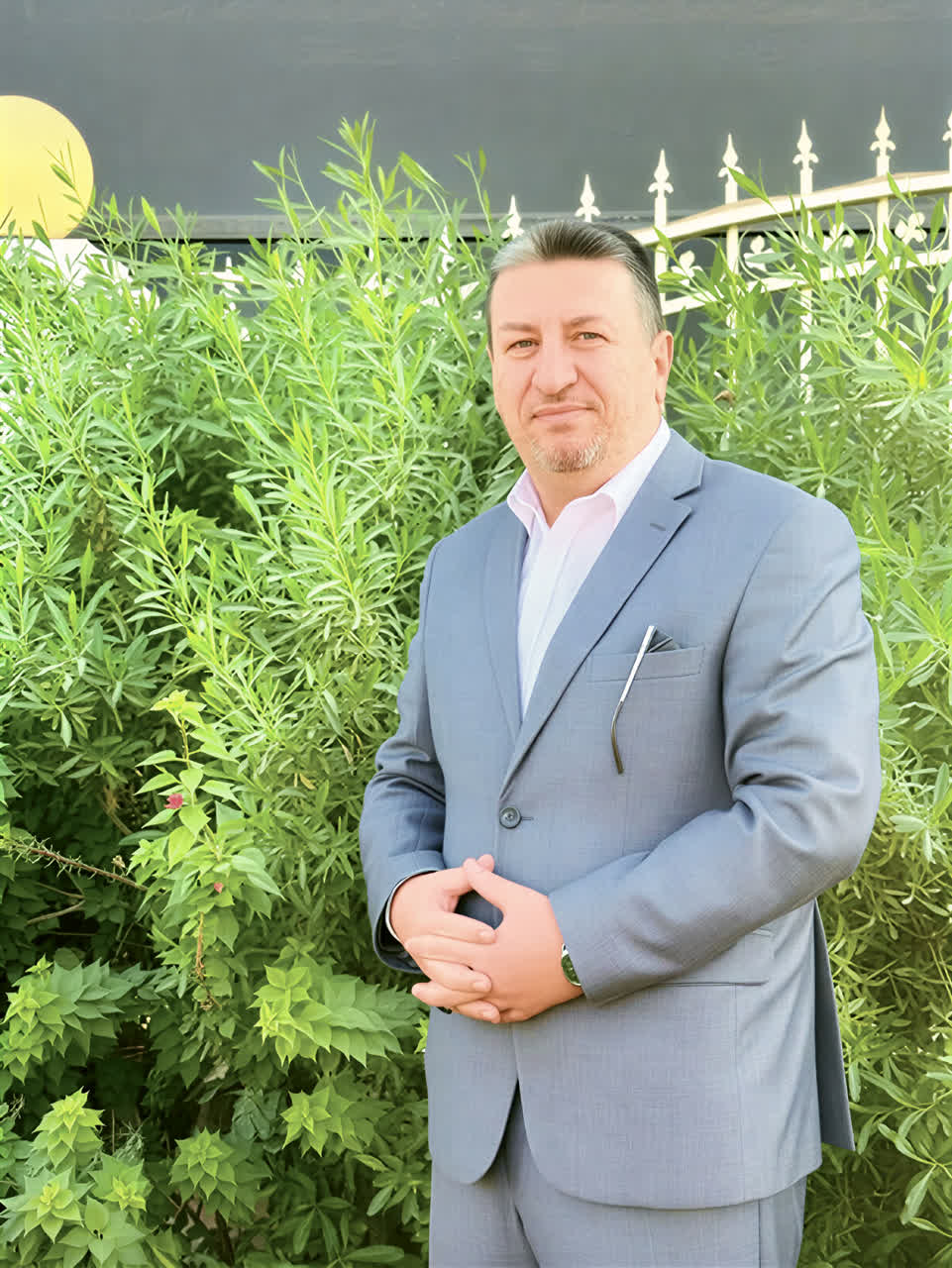 “على جدار الأنتظار”