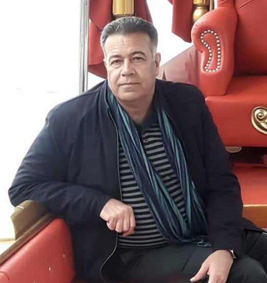 صورة الكاتب