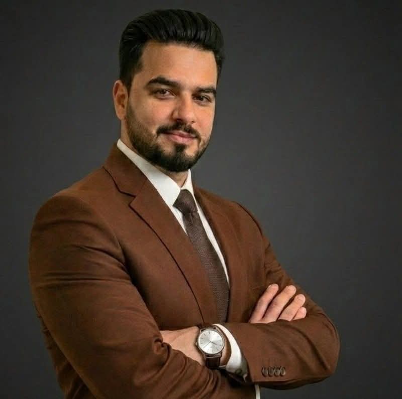 صورة الكاتب