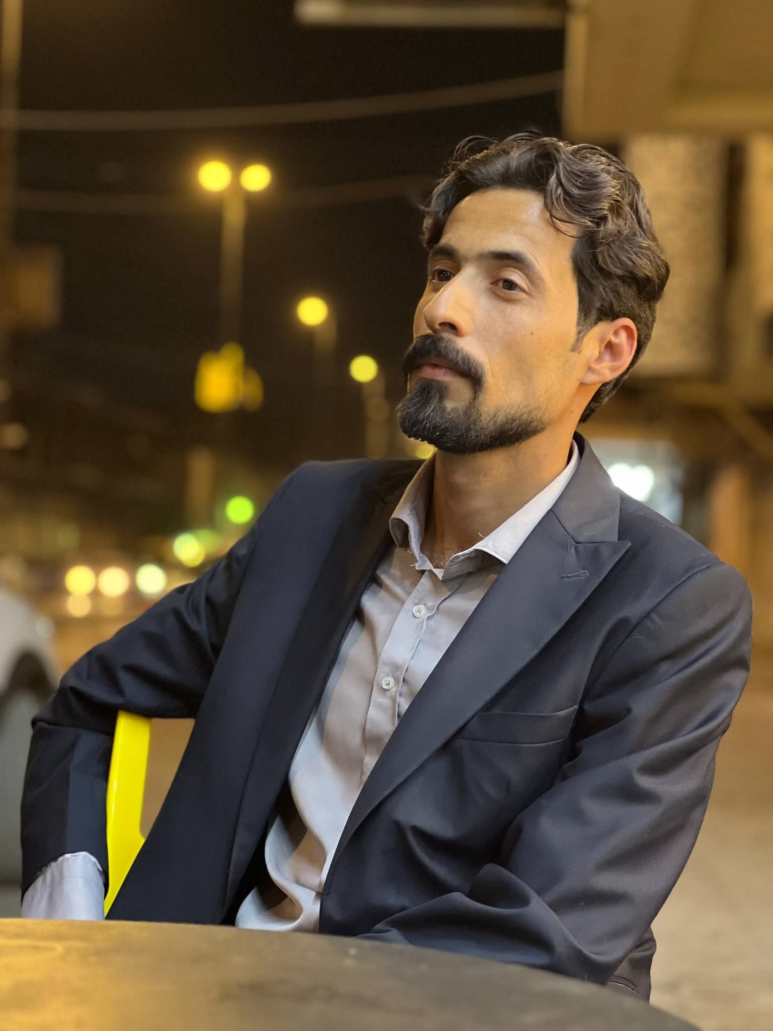 صورة الكاتب