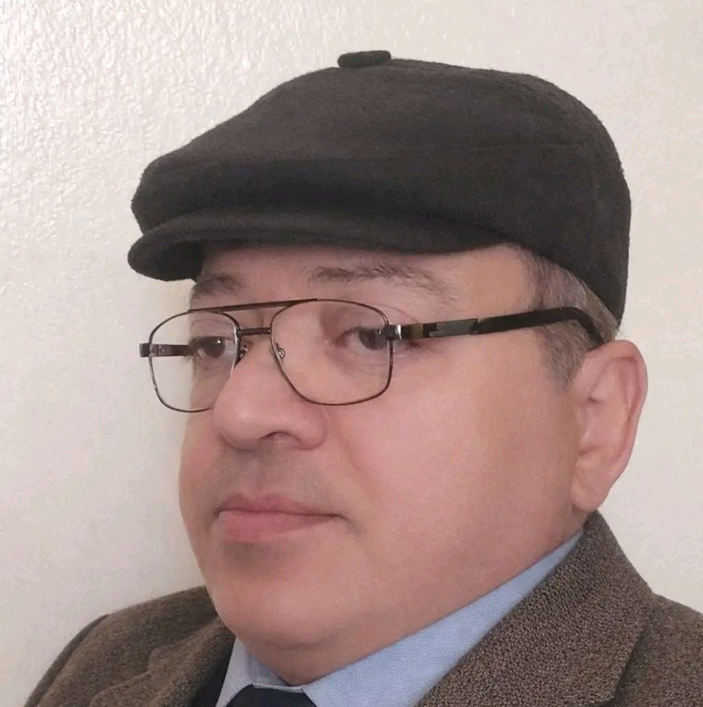 صورة الكاتب