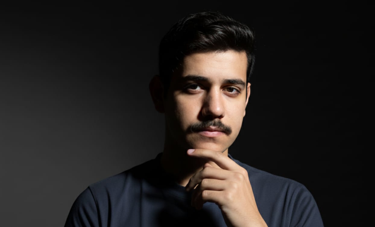 صورة الكاتب