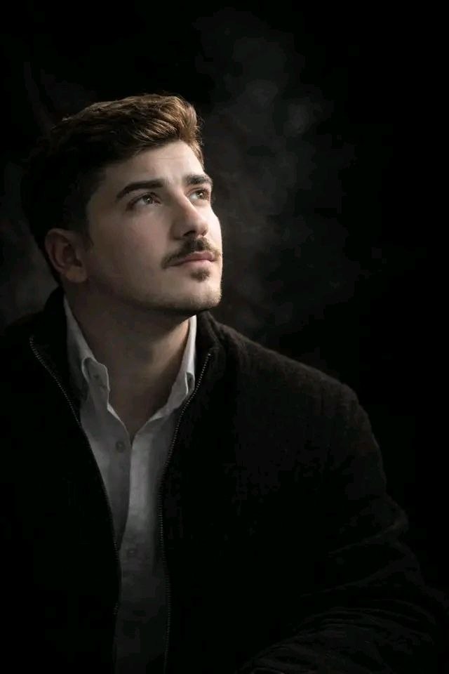 صورة الكاتب