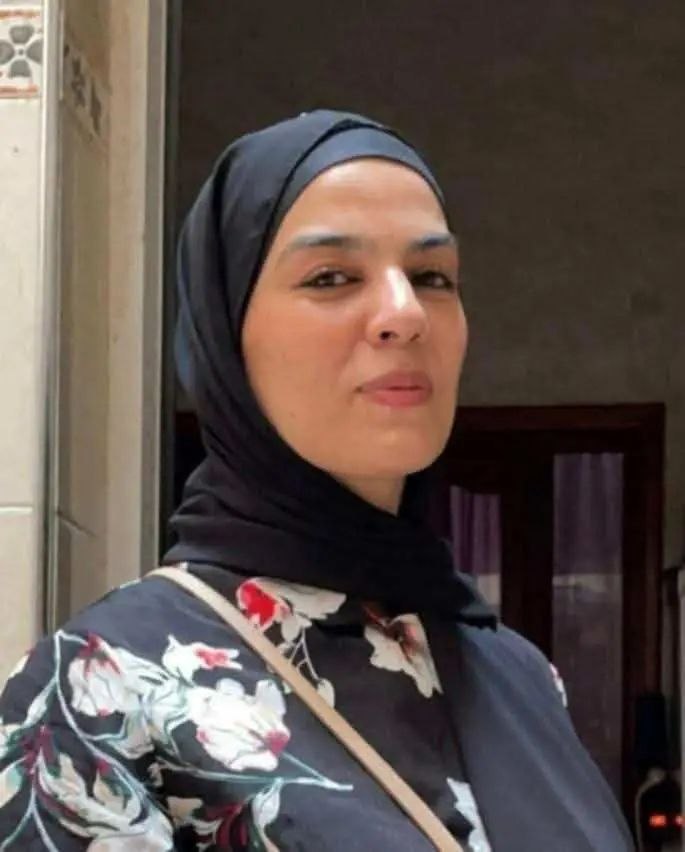 بالعرض البطيء