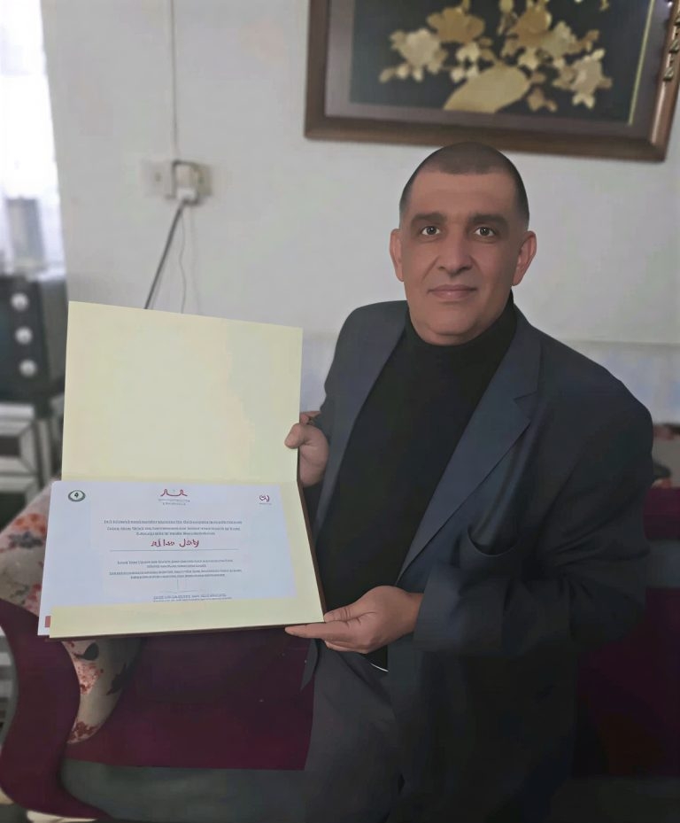 “عزف منفرد على وتر الحرف”