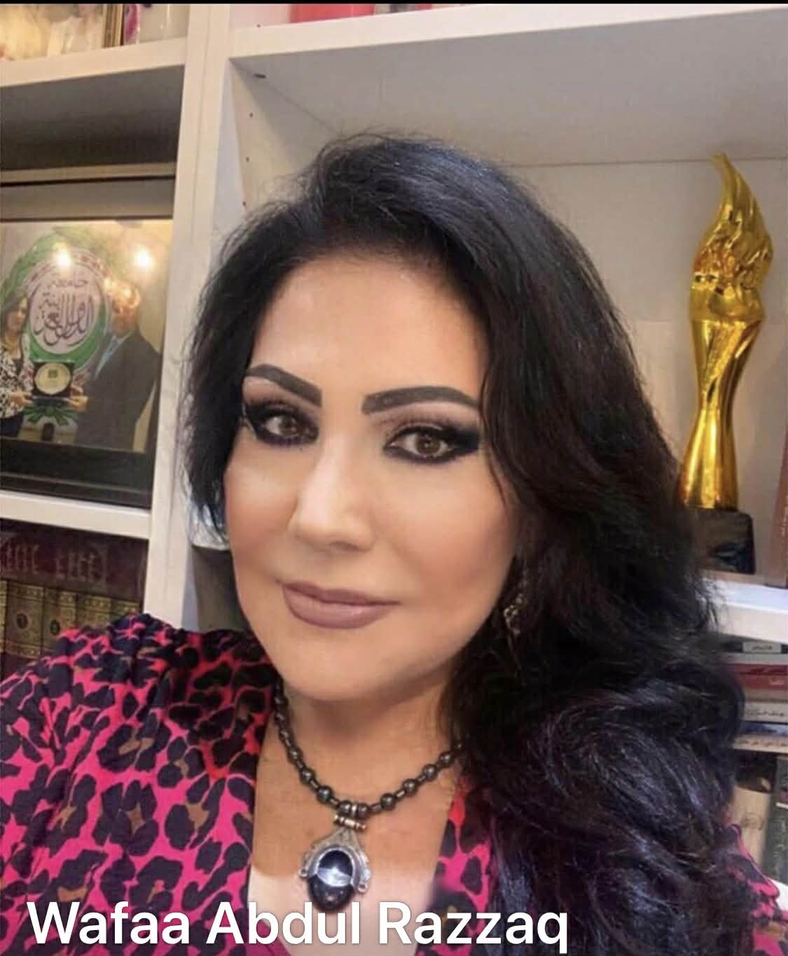 “خُذْ بيَدي”