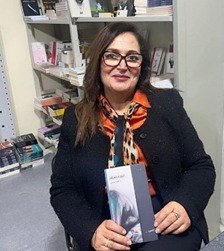 قصيدة مبعثرة أنا  ” شافية حجيري ” بين أسر القبيلة وحرية الخيال