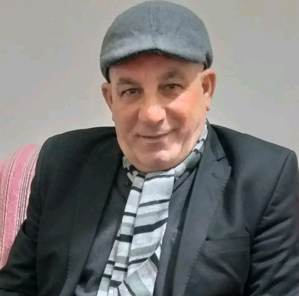 “نقرات على الباب القديم”