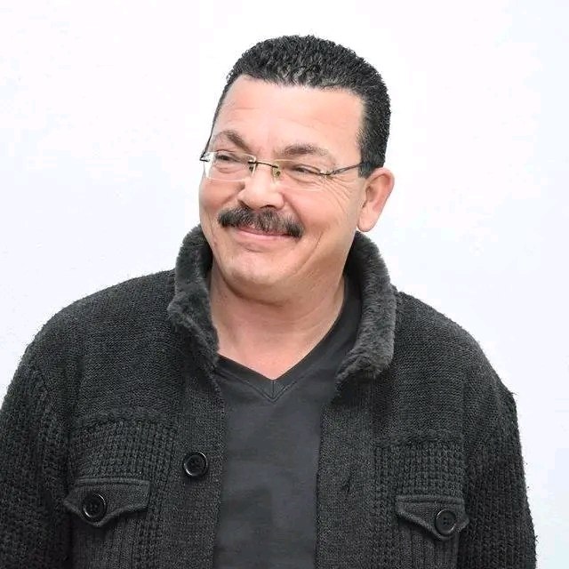 صورة الكاتب