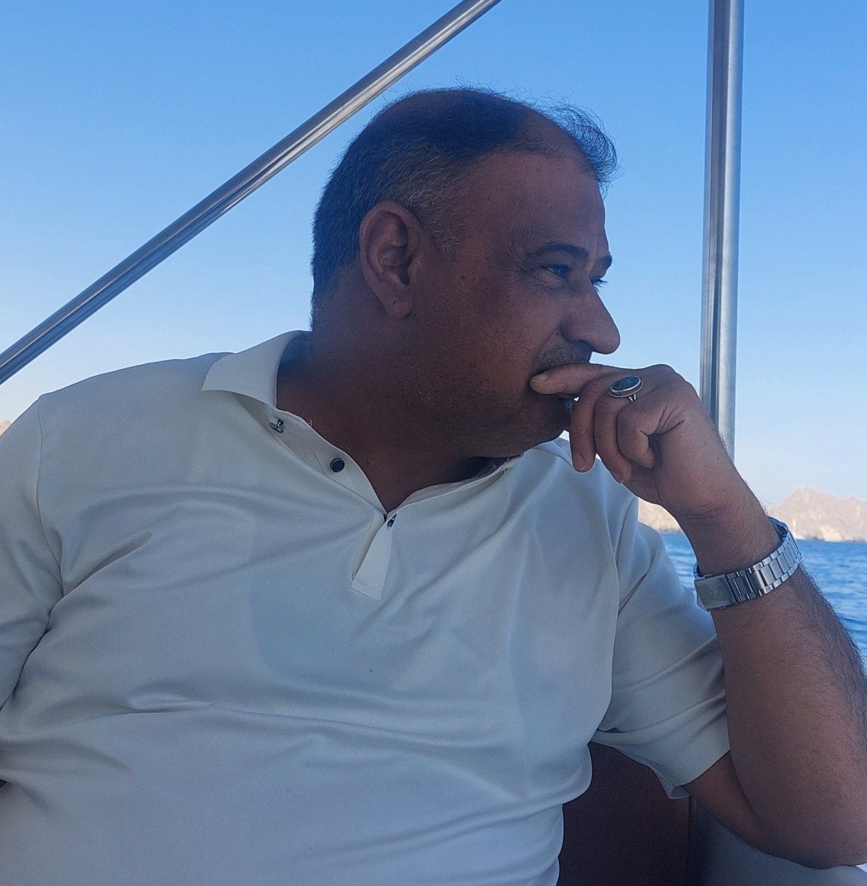 “سيزيح غاشية العيون”