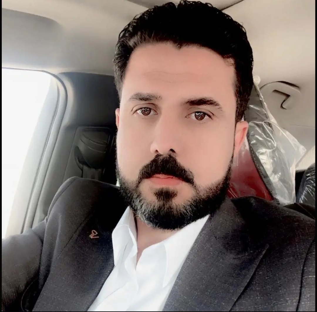صورة الكاتب