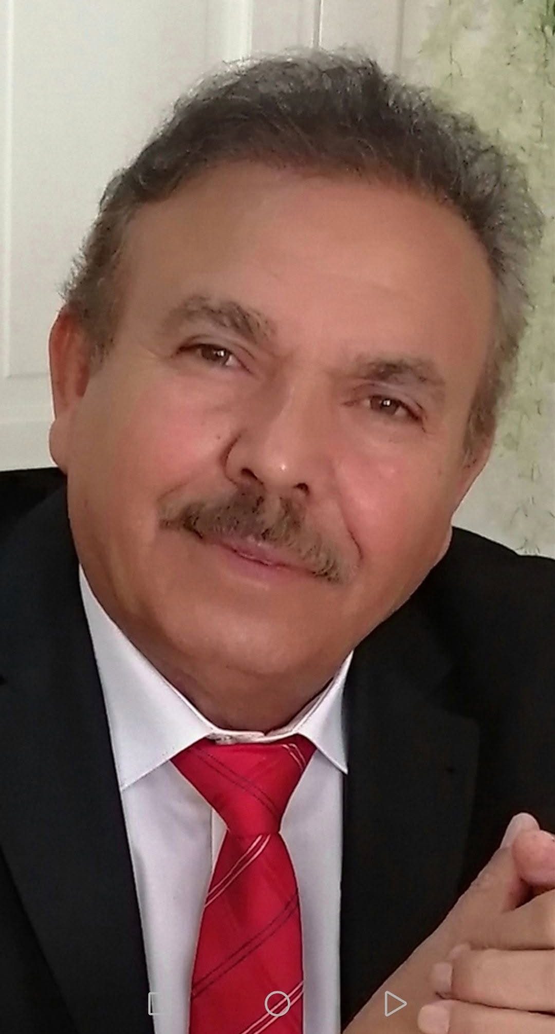 صورة الكاتب
