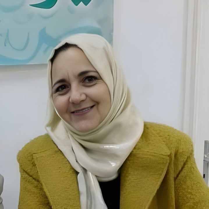 “زمن يقتات من عُشبة الألوان”