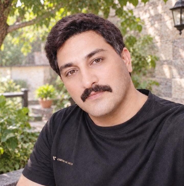 وكأن الإحساس جــــــــريمة وعقوبتها
